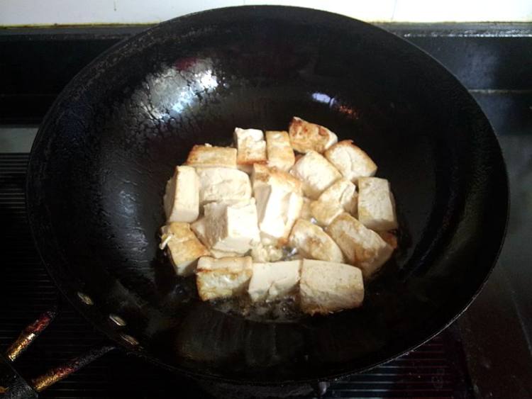 龙头鱼滚豆腐步骤4