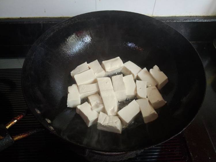 龙头鱼滚豆腐步骤3