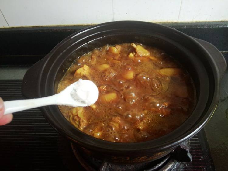 咖喱山羊肉粉丝煲步骤11