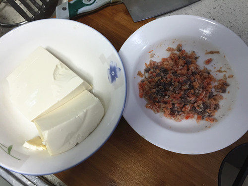 虾籽豆腐步骤1