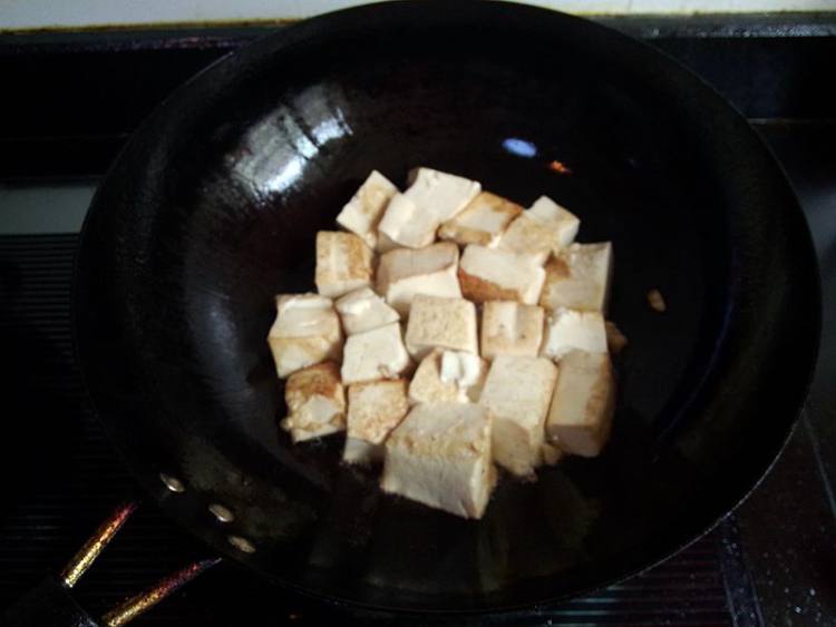 嫩豆腐炖白鱼步骤6