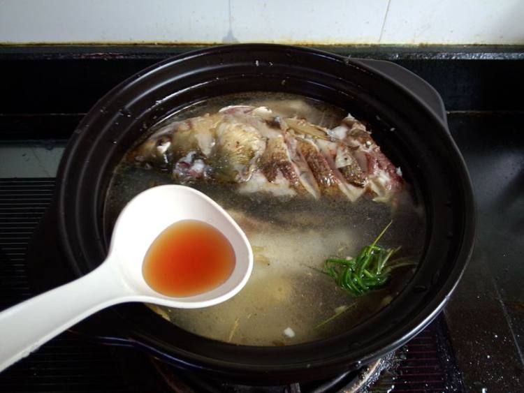 嫩豆腐炖白鱼步骤10