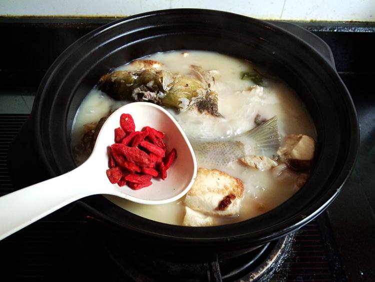 嫩豆腐炖白鱼步骤12