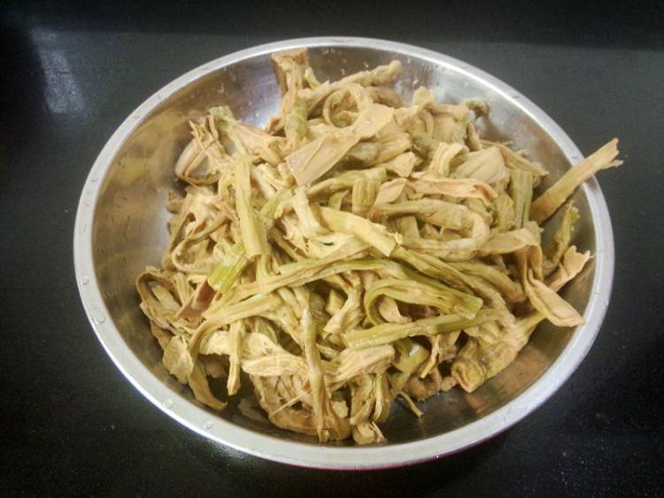 方笋干煮五花肉步骤5