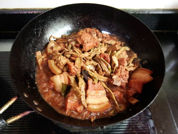 方笋干煮五花肉步骤13