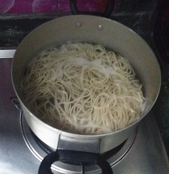 九鲜小煮面步骤2