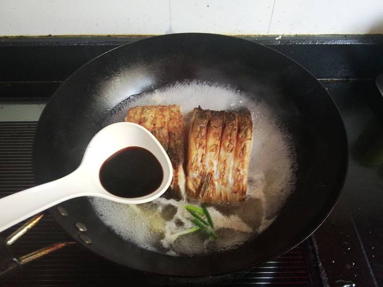 辣味肉酱烧青鱼步骤6