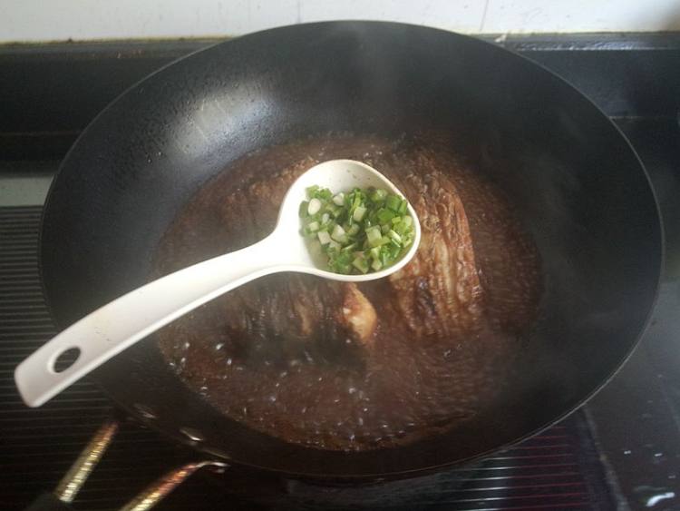 辣味肉酱烧青鱼步骤7