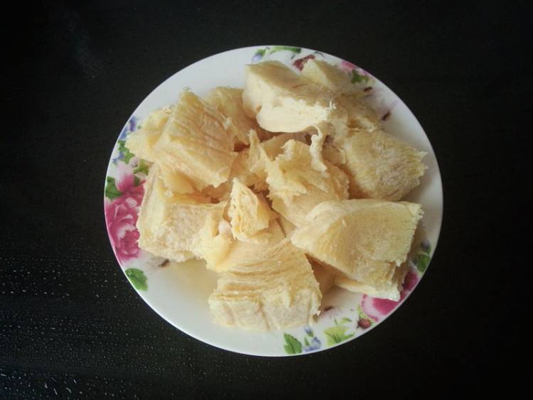 昂刺鱼炖冻豆腐步骤2