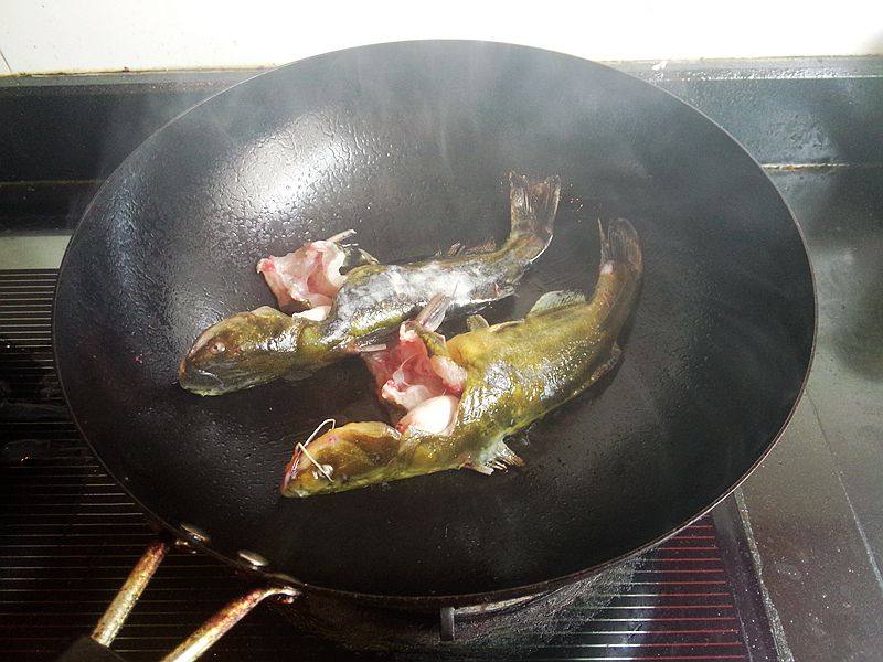 昂刺鱼炖冻豆腐步骤3