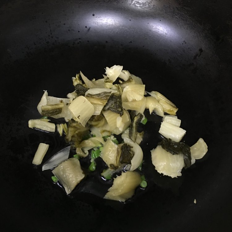 茨菰咸菜汤步骤7