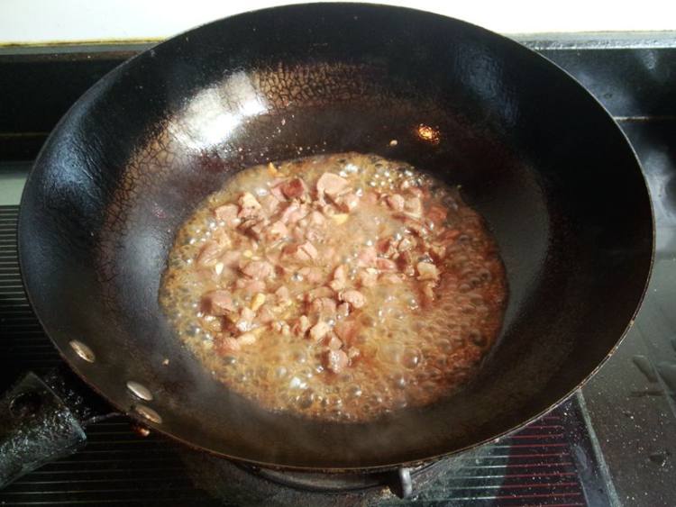 牛肉丁扁豆饭步骤5
