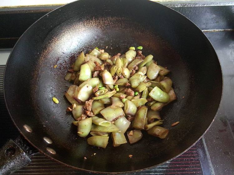 牛肉丁扁豆饭步骤7
