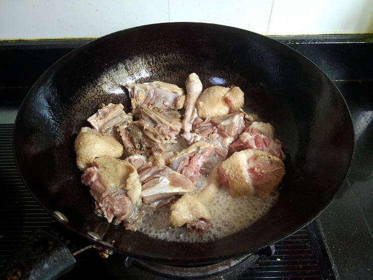 老鹅土豆煲步骤4
