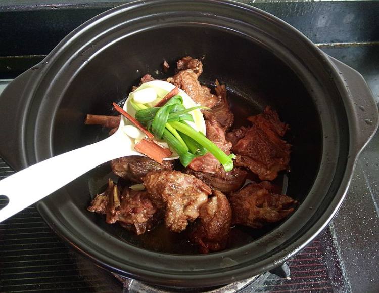 老鹅土豆煲步骤7