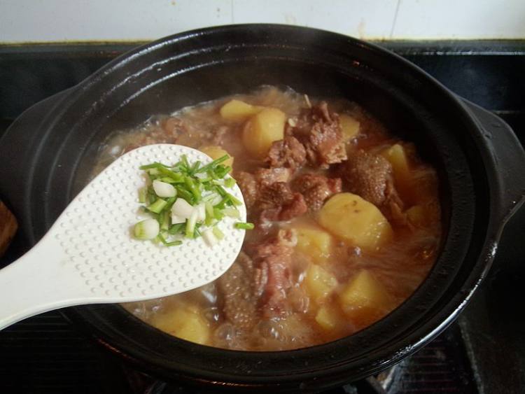 老鹅土豆煲步骤14