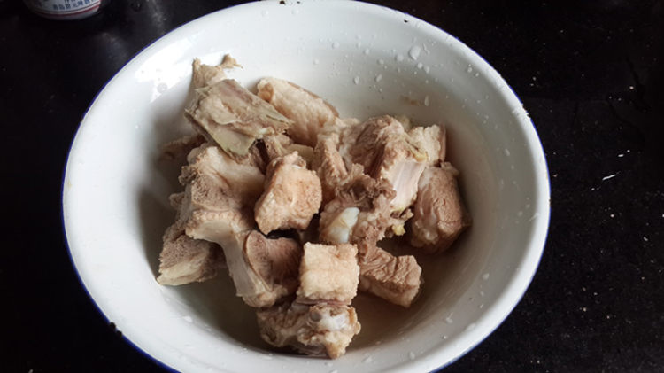 菌菇排骨汤步骤5