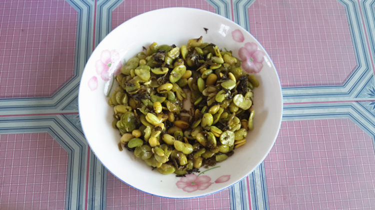 咸菜炒双豆步骤9