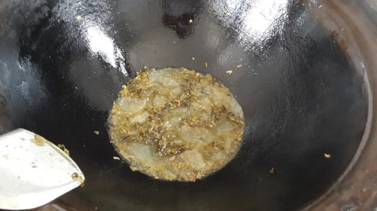 咸菜炒粉皮步骤7