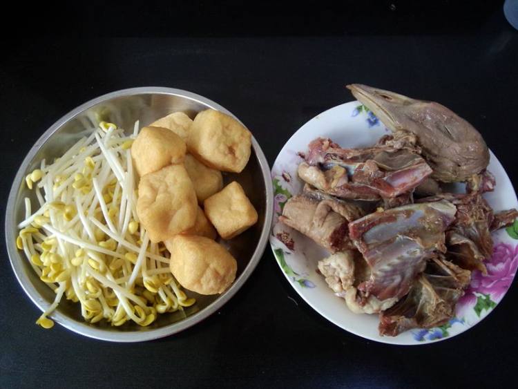 鹅汁回卤干步骤1