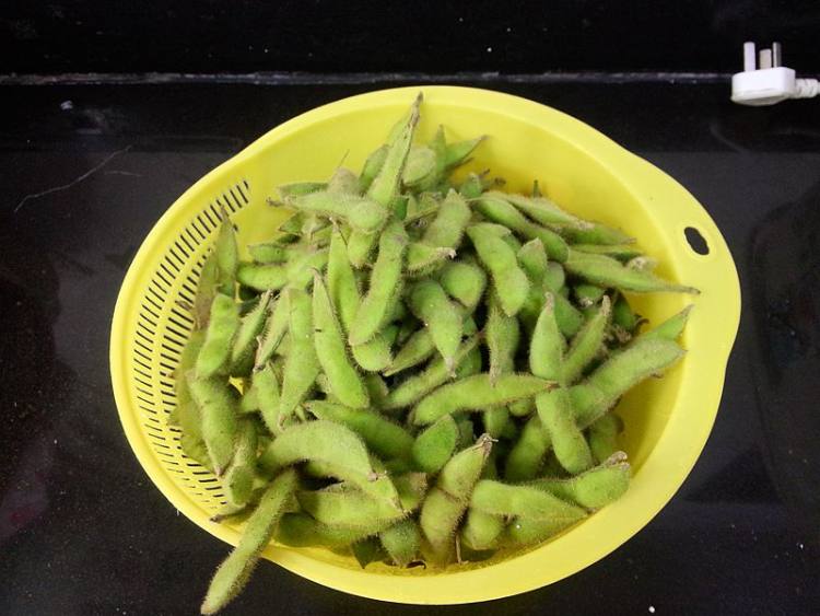水煮五香毛豆节步骤1