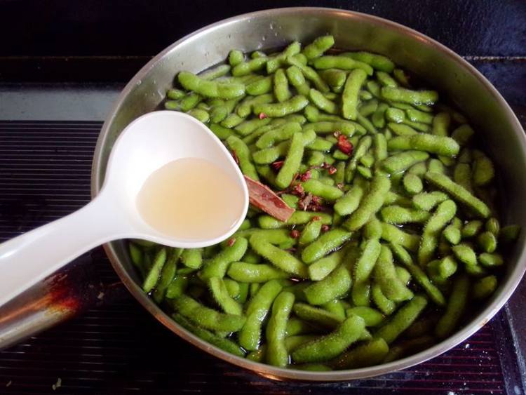 水煮五香毛豆节步骤5
