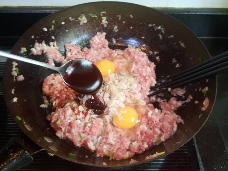 豇豆肉馅生煎馄饨步骤4