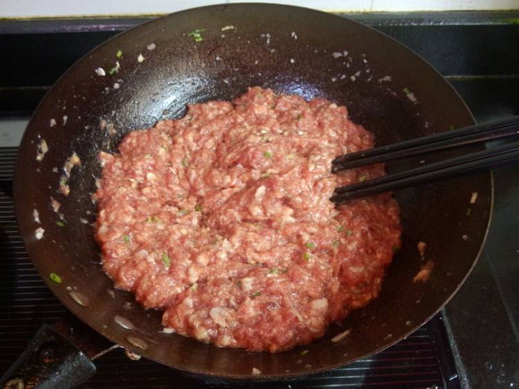 豇豆肉馅生煎馄饨步骤5
