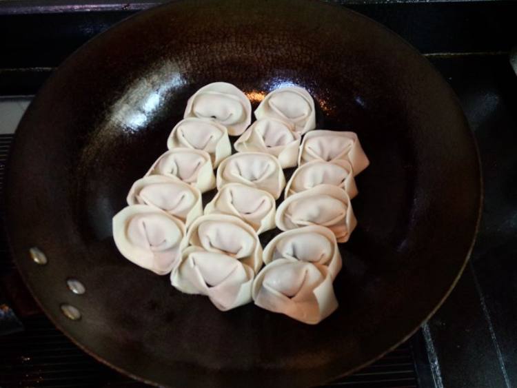 豇豆肉馅生煎馄饨步骤12
