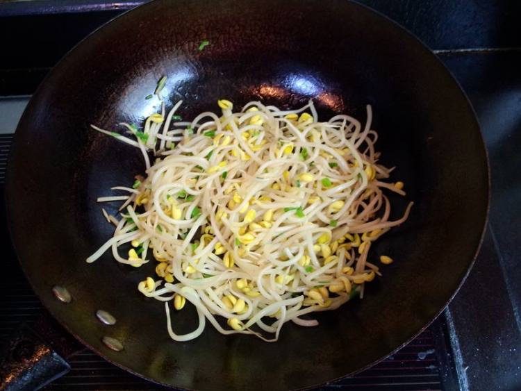 【手工美食】时蔬虾仁步骤7