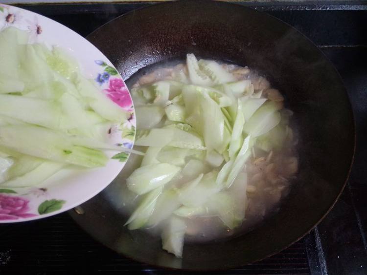 【手工美食】老黄瓜烧步骤8
