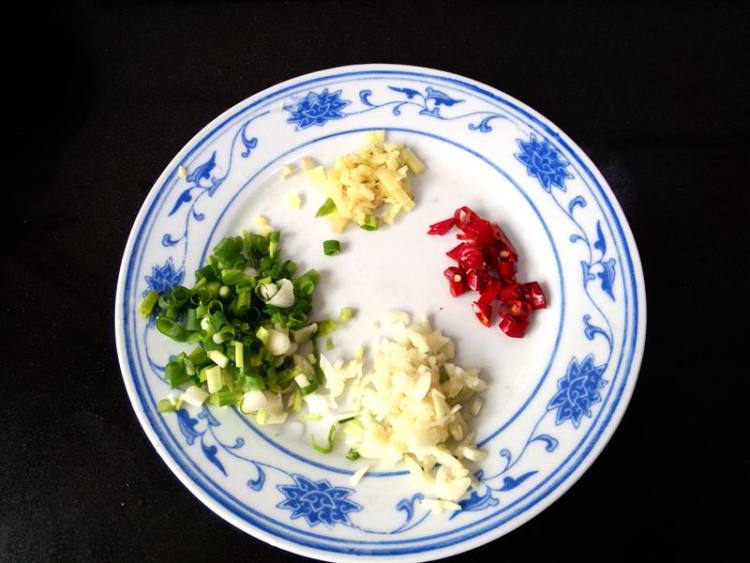【手工美食】香辣脆莴步骤2