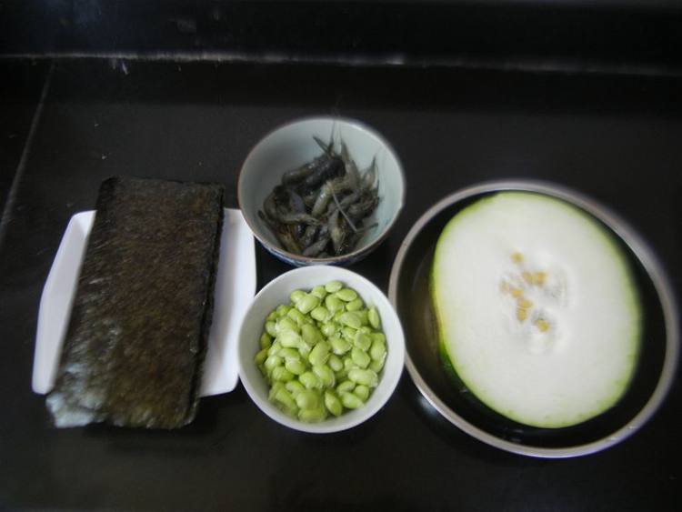 河虾紫菜冬瓜汤步骤1