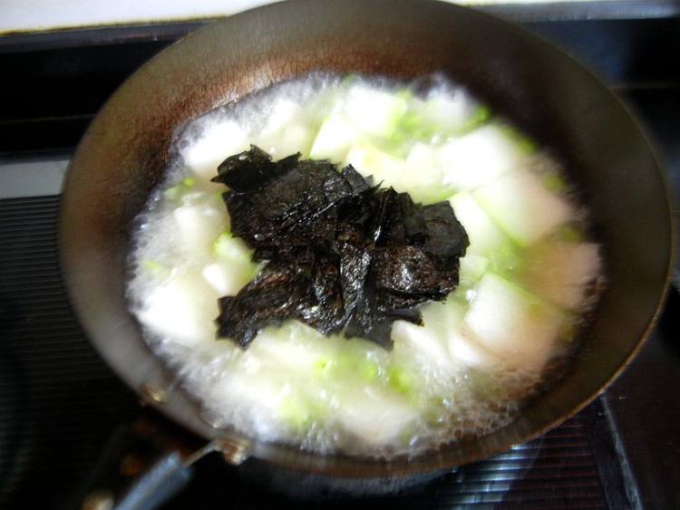 河虾紫菜冬瓜汤步骤10