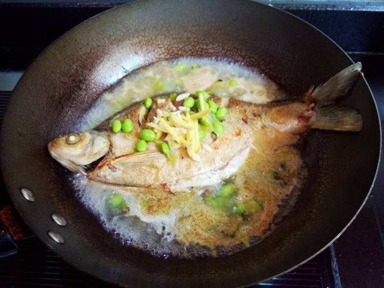 毛豆子烧鳊鱼步骤7