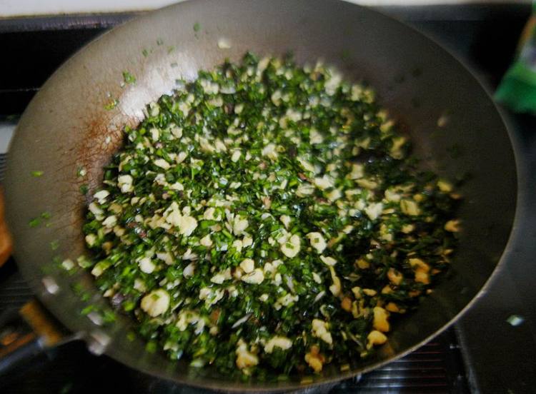 香菇韭菜鸡蛋煎饺步骤10