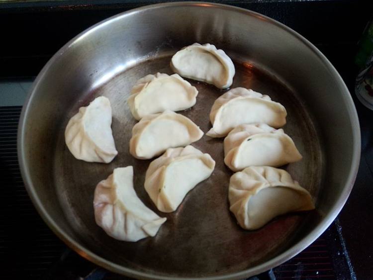 香菇韭菜鸡蛋煎饺步骤14