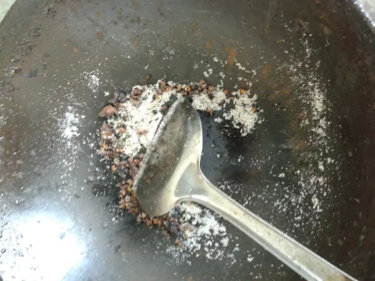 椒盐桂花鸭步骤3