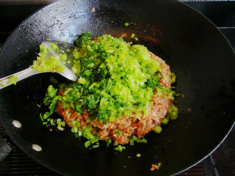 香辣芹菜馄饨步骤5