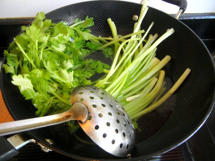 香辣芹菜馄饨步骤3