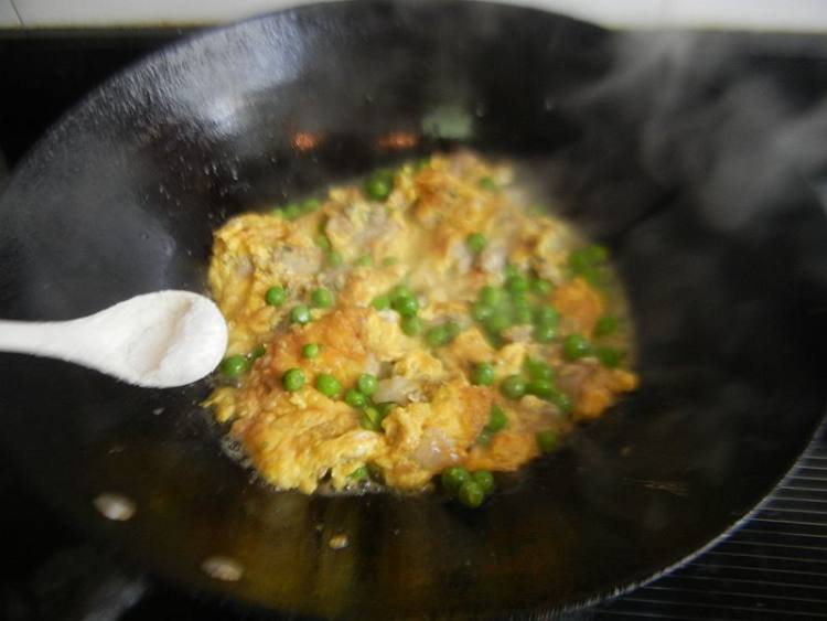 文蛤豌豆炒鸡蛋步骤10