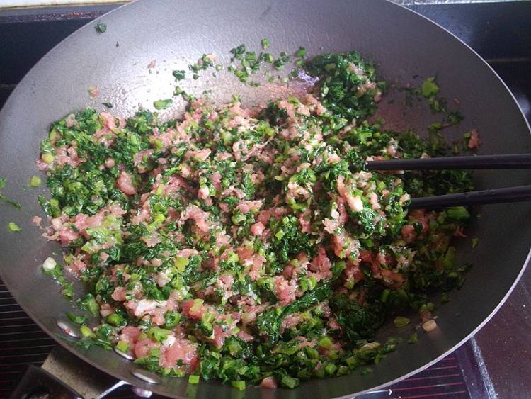 莴笋叶肉馅饺子步骤8