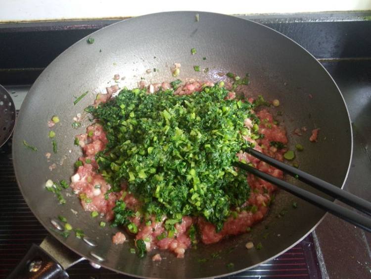 莴笋叶肉馅饺子步骤7