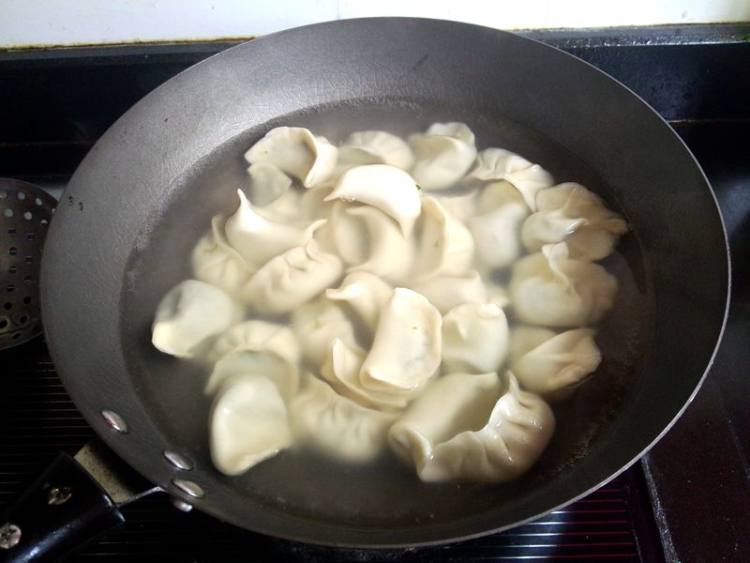 莴笋叶肉馅饺子步骤11