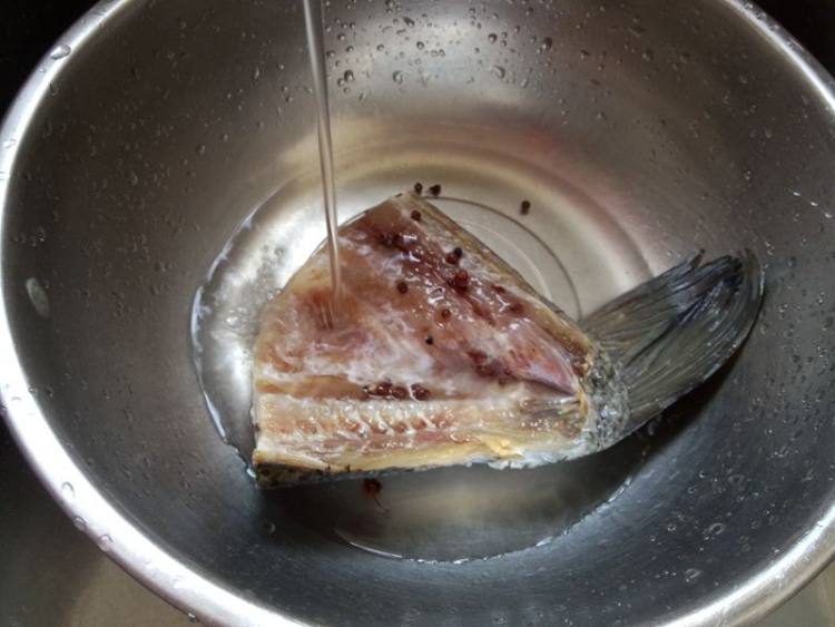 黄豆煮咸鱼步骤2