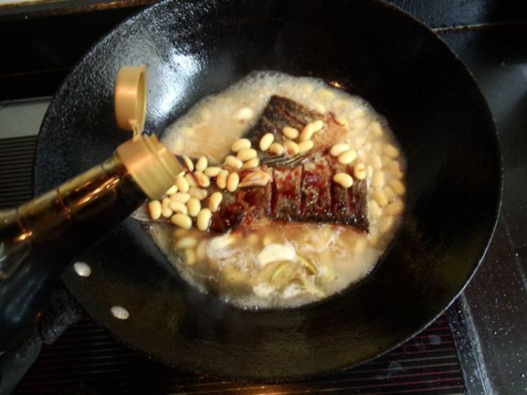 黄豆煮咸鱼步骤10