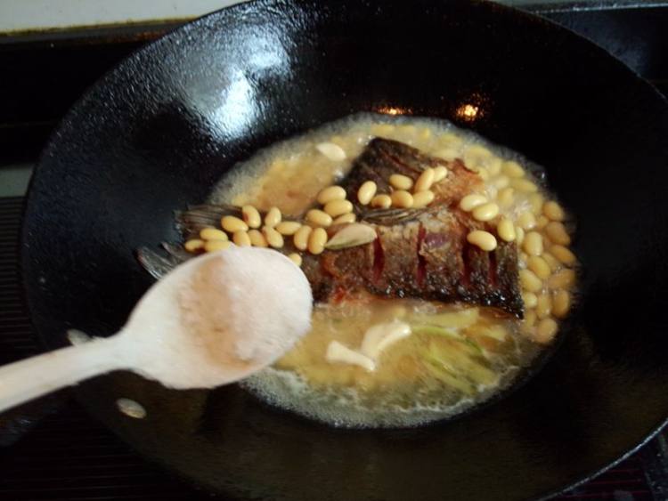 黄豆煮咸鱼步骤9
