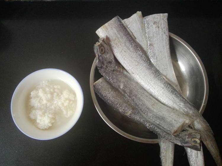 酒酿煮带鱼步骤1