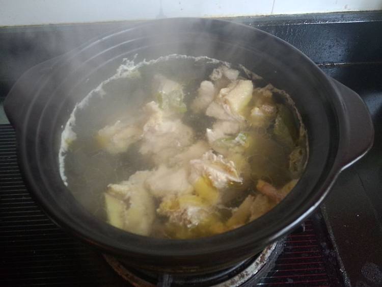 菜杆炖鸡汤步骤6