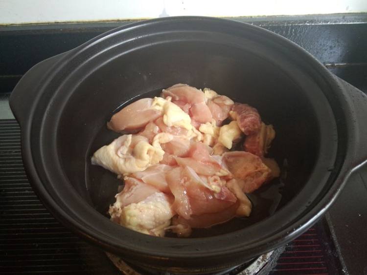 菜杆炖鸡汤步骤4